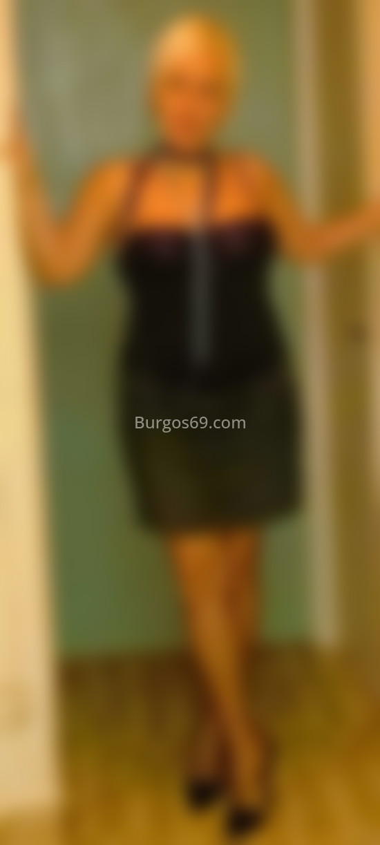 Sansa, mujer europea muy elegante. 699353592. Citas en BURGOS, BURGOS. www.burgos69.com.