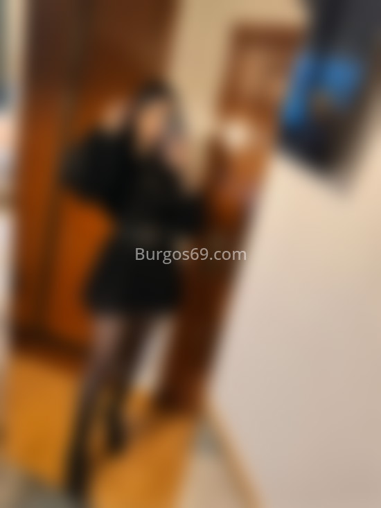 Nadia, morena brasileña risueña. 613210954. Citas en BURGOS, BURGOS. www.burgos69.com.