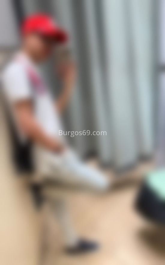 Aron, de paso por la ciudad. 691248835. Citas en BURGOS, BURGOS. www.burgos69.com.